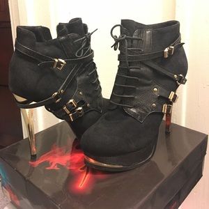 Blk & Gold bootie