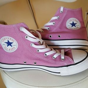 **Sale**Rose Colored High top Converse