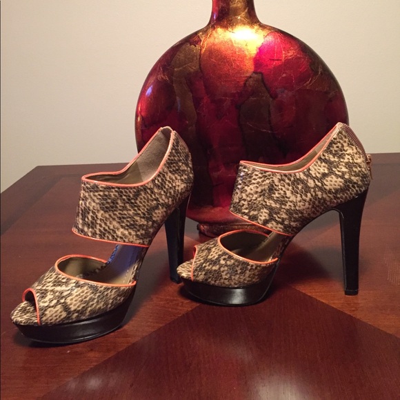 Neon Orange snakeskin high heel shoe - Picture 1 of 4