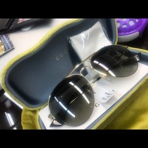 Gucci sunglasses GG0107S