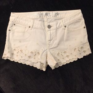 Dressed up white denim shorts!