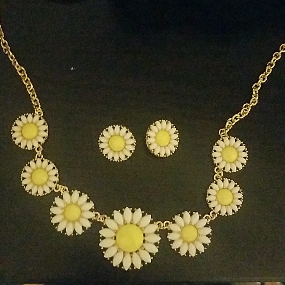 Statement necklace with matching earrings