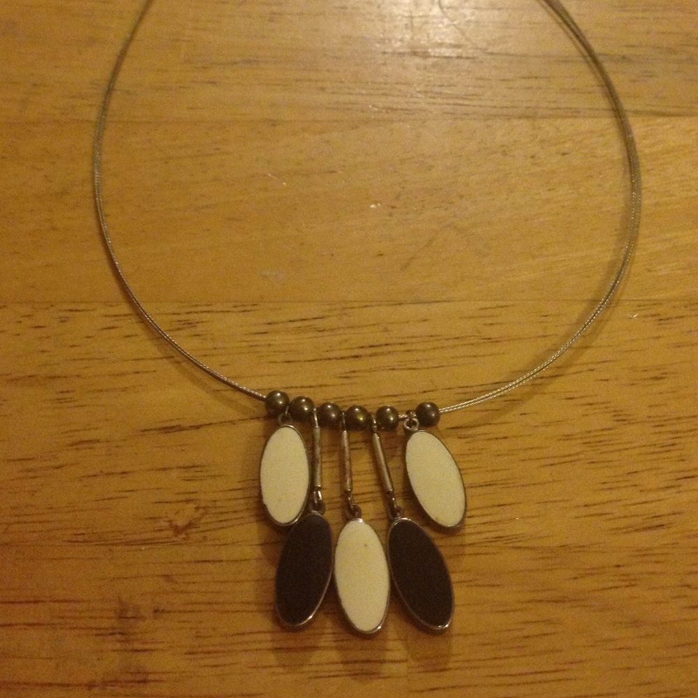 Enamel wire chocker