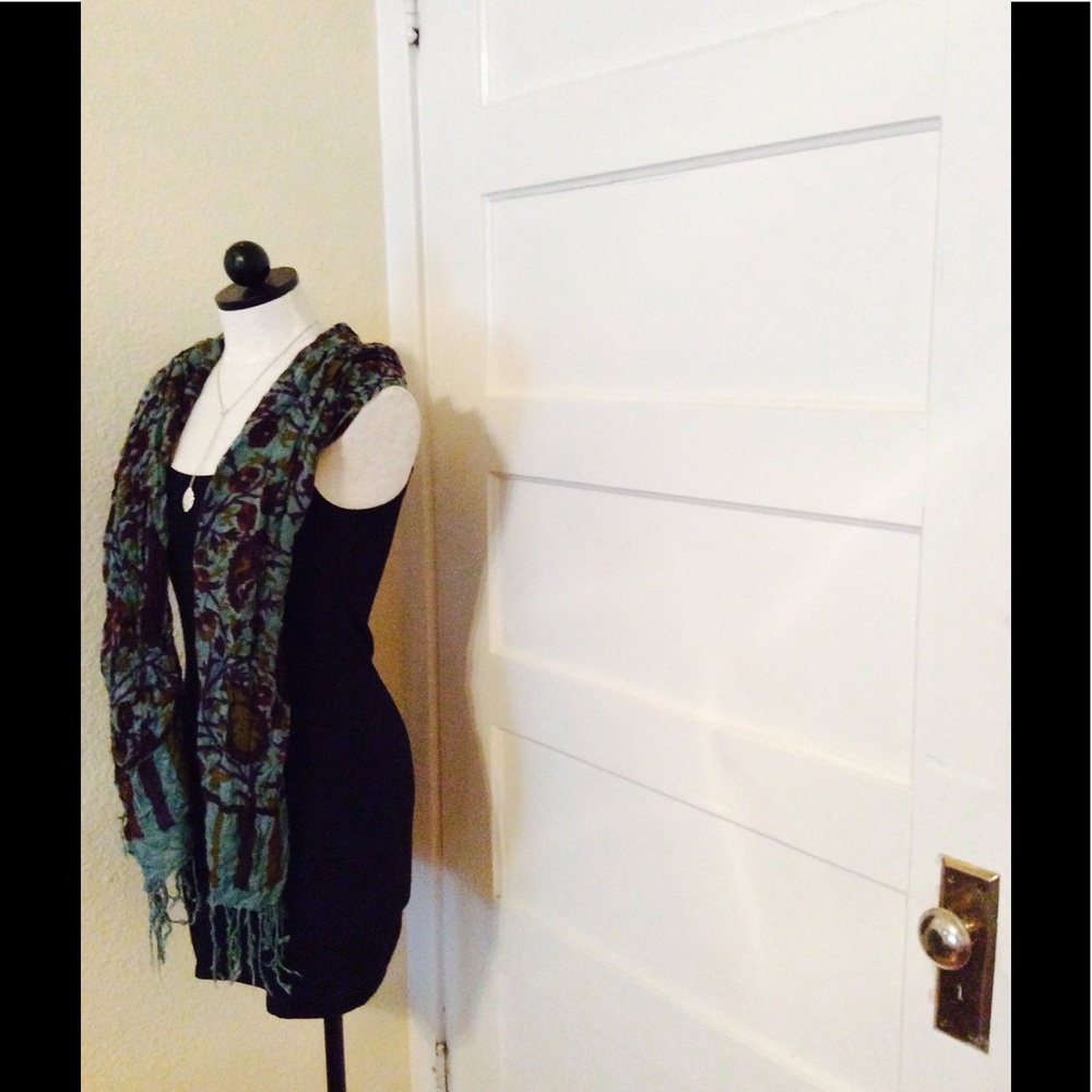 Dress//Scarf Included