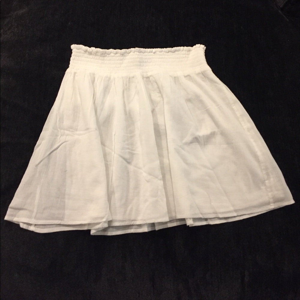 White layered cotton skirt.