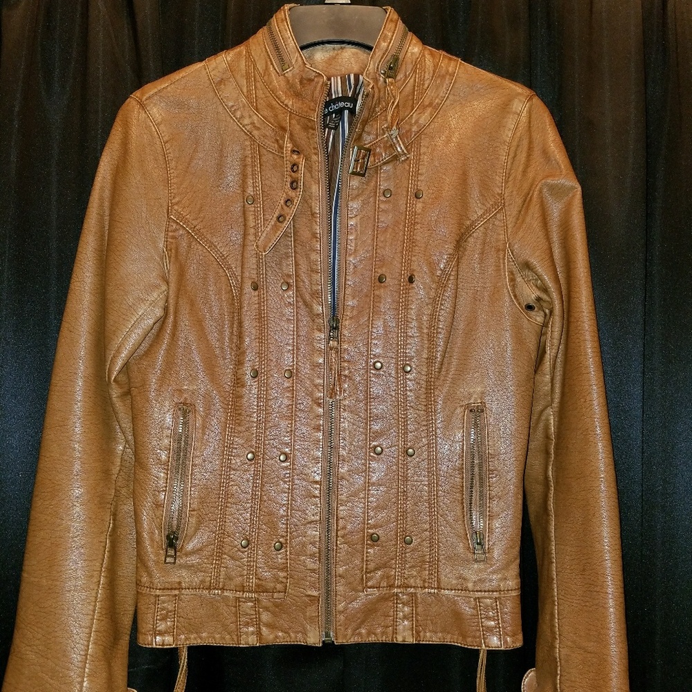 Adorable brown jacket. Size S.