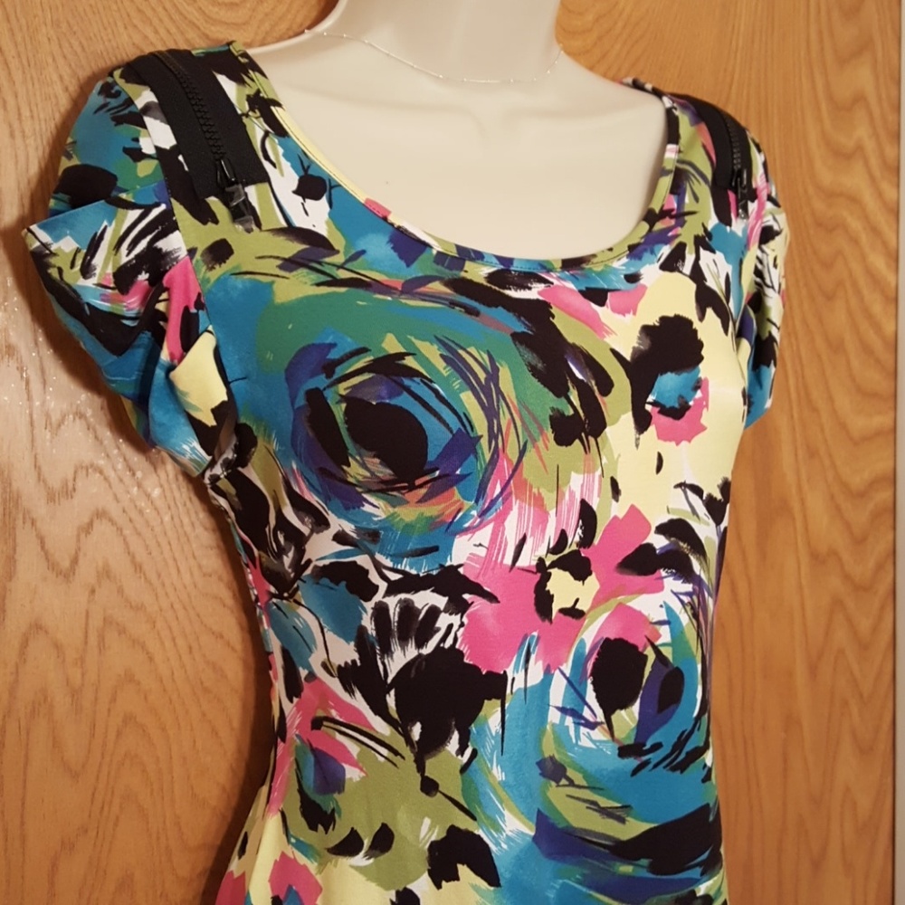 Graphic print top NWOT