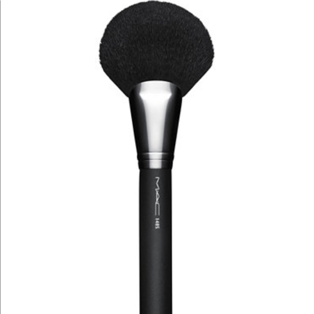 powder fan brush
