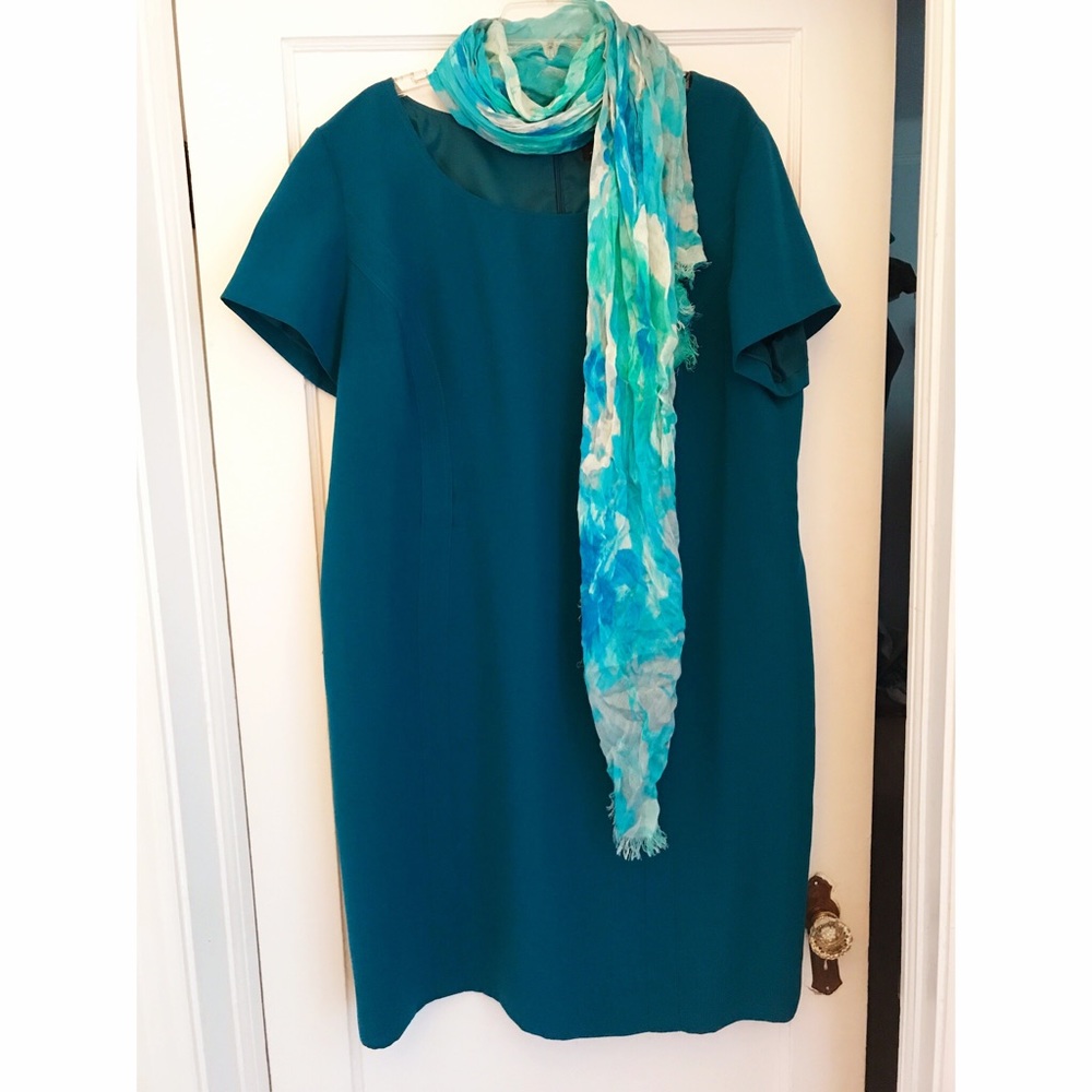 Elegant Tahari teal shift dress, 18w