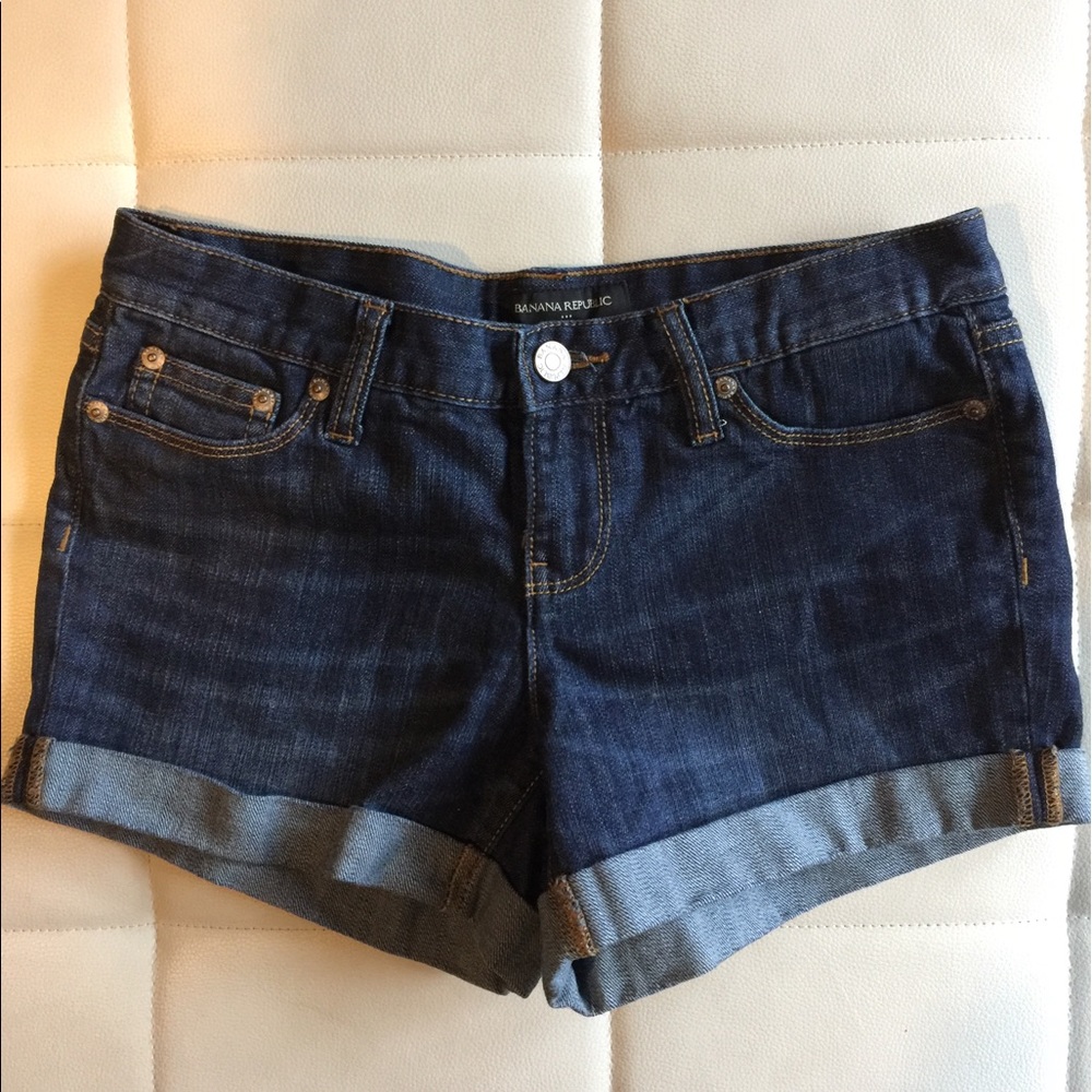 Like dark denim blue Jean shorts