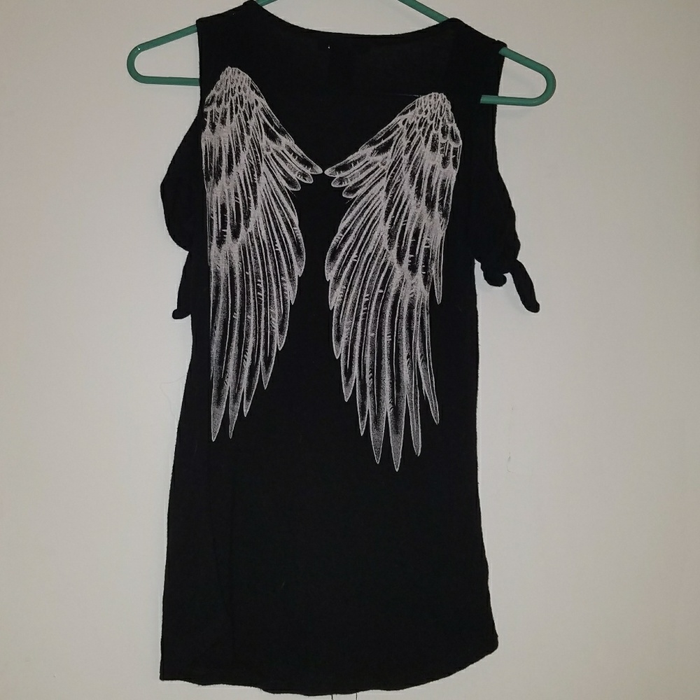 Angel wings tee