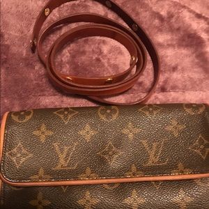 Louis Vuitton twin pouchette