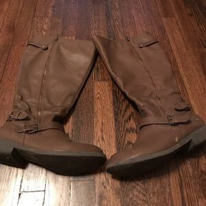 Payless wide width brown boots size 10