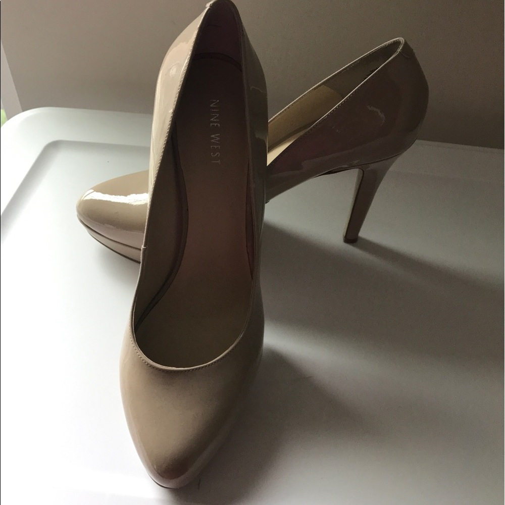 Nine West Nude Pumps