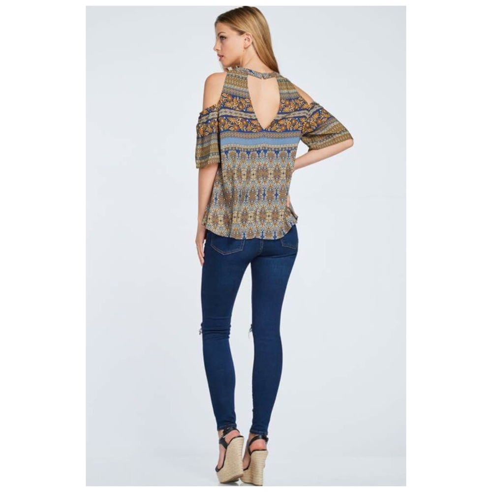 Off shoulder Top - Picture 6 of 6