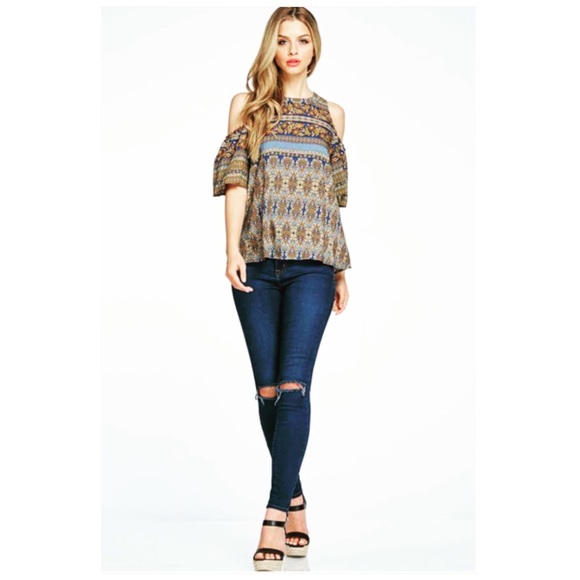 Off shoulder Top - Picture 5 of 6