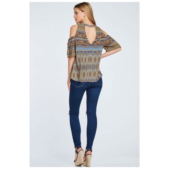 Off shoulder Top - Picture 6 of 6