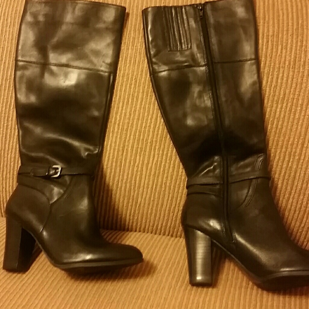 Leather boots