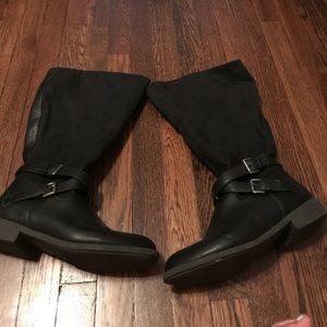 Payless wide width black suede boots size 11