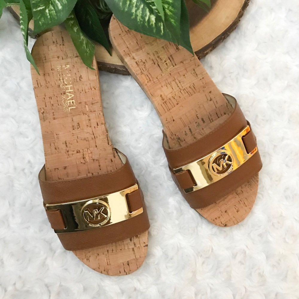 💰SOLD💰 NEW Michael Kors "Warren" Slide Sandals - Picture 2 of 4