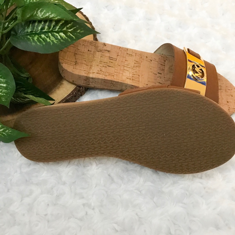 💰SOLD💰 NEW Michael Kors "Warren" Slide Sandals - Picture 4 of 4