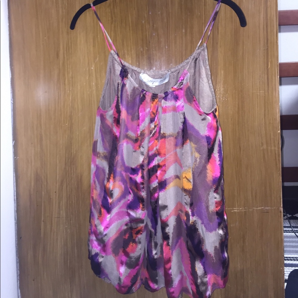 Silky tank top with adjustable straps