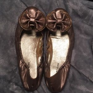 Gianni Bini Champagne gold bow flats