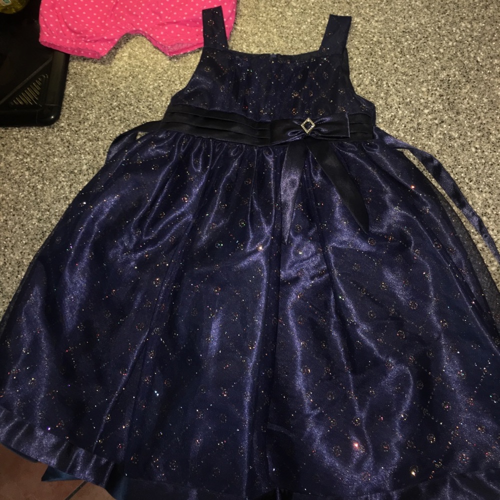 Dillard's size 5 Dress NWOT