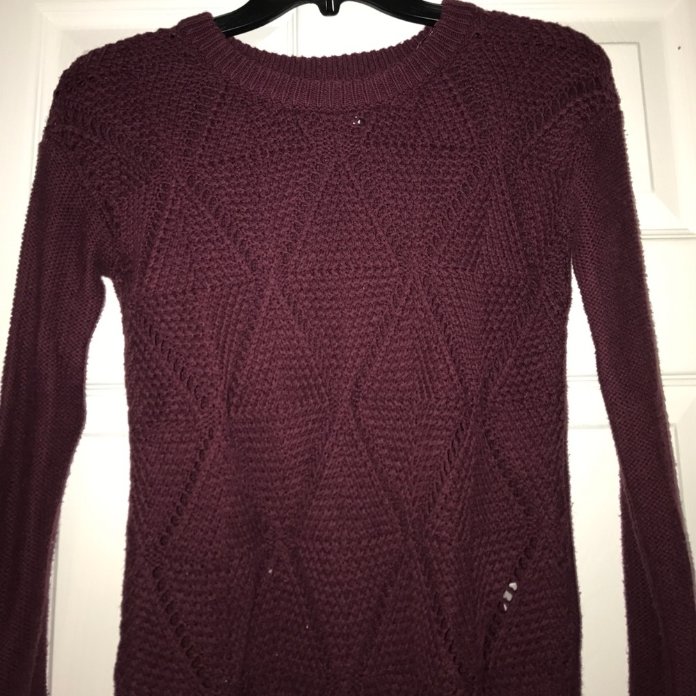 Maroon sweater