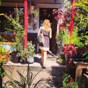 Meet your Posher, Monica