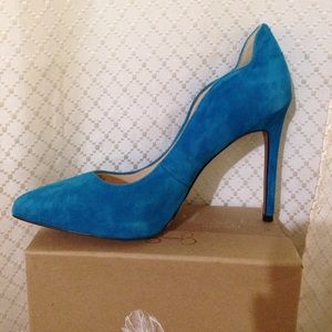 NEVER WORN 7.5 JESSICA SIMPSON PUMPS