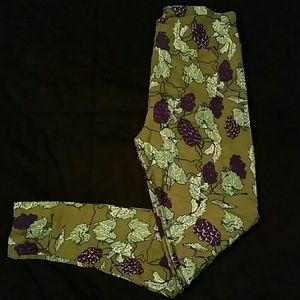 Lularoe TC grapevine leggings