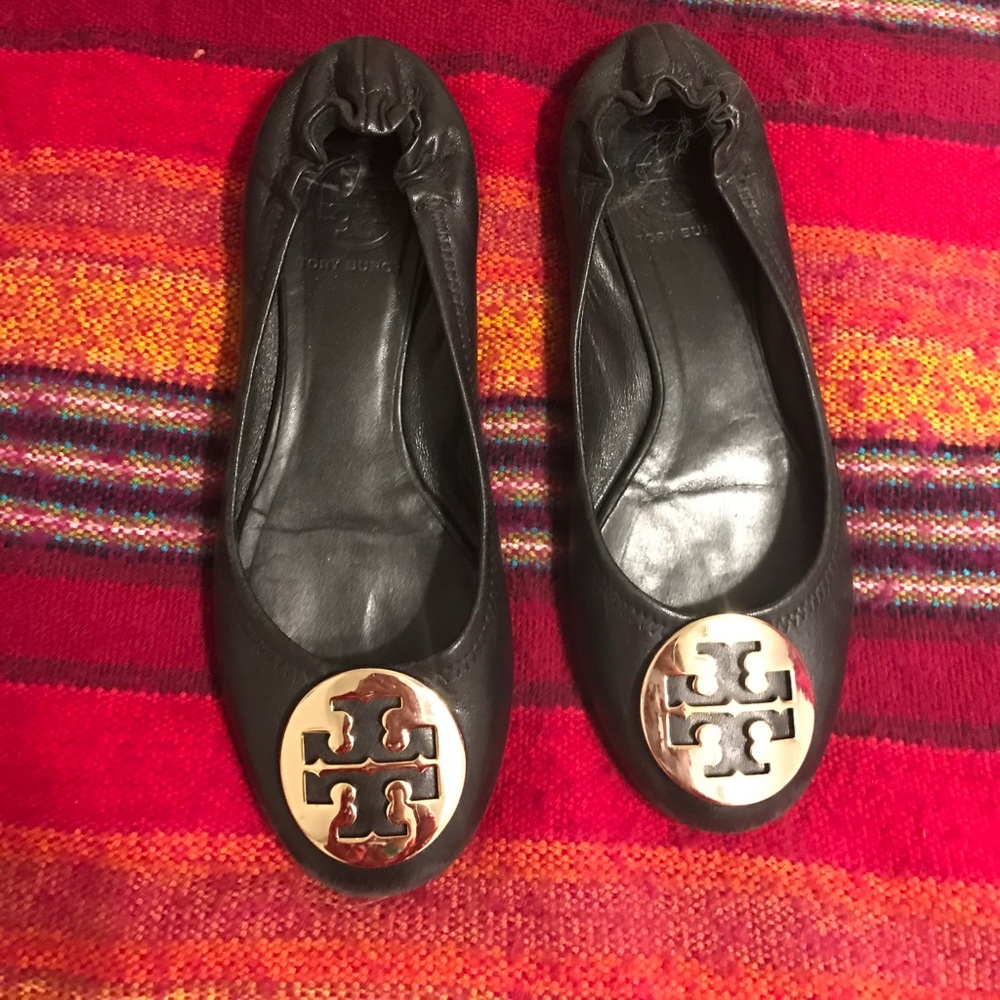 Tory Butch like new black flats