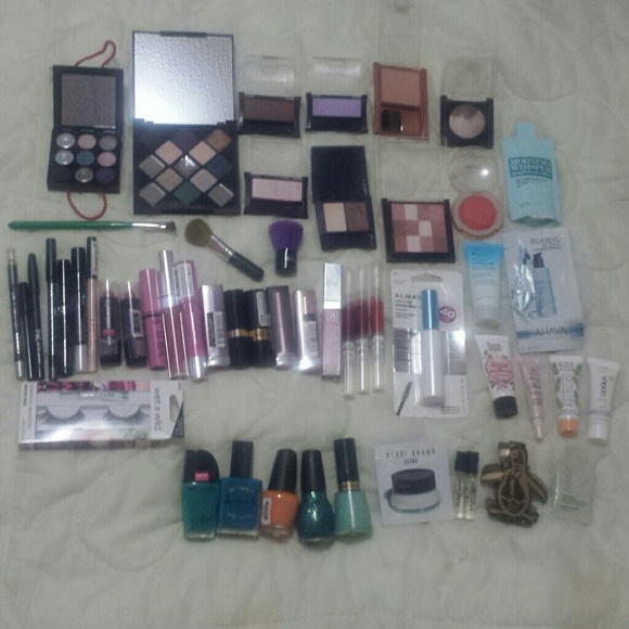 💖Makeup Galore💖 Offers Welcome 💖