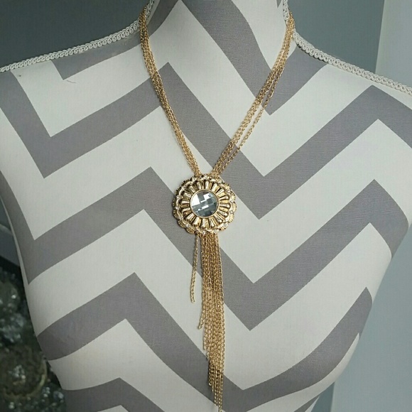 Necklace with large pendant - Picture 2 of 4