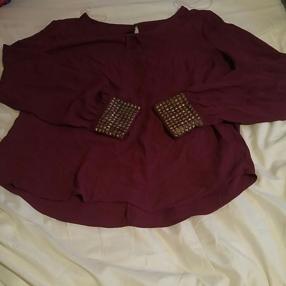 Burgundy polyester dressy top