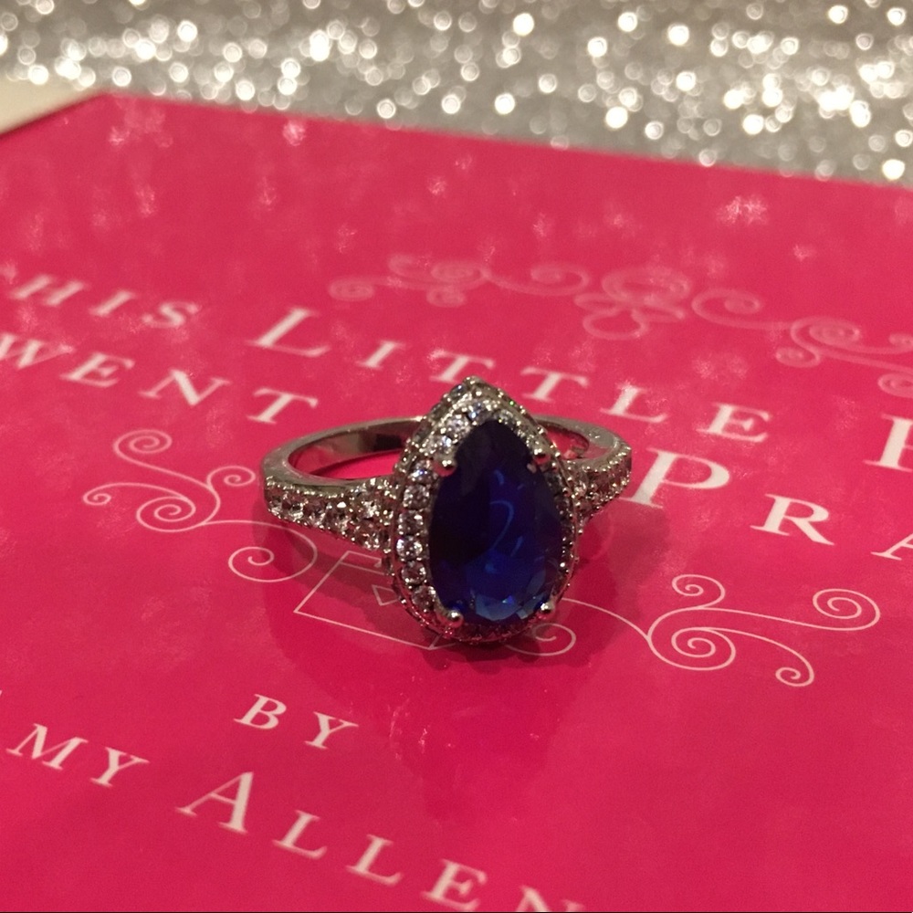 Elegant Blue & Silver Costume Jewelry Ring Size 9