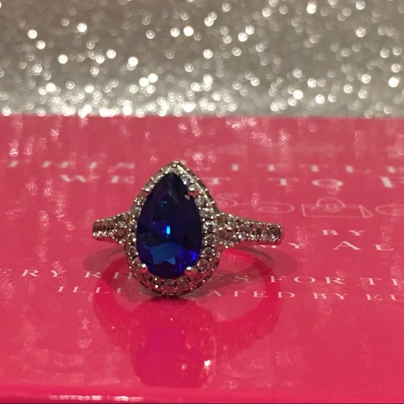 Elegant Blue & Silver Costume Jewelry Ring Size 9 - Picture 4 of 4