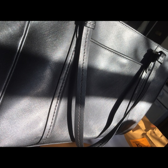 Coach purse - black - like new - Picture 4 of 6