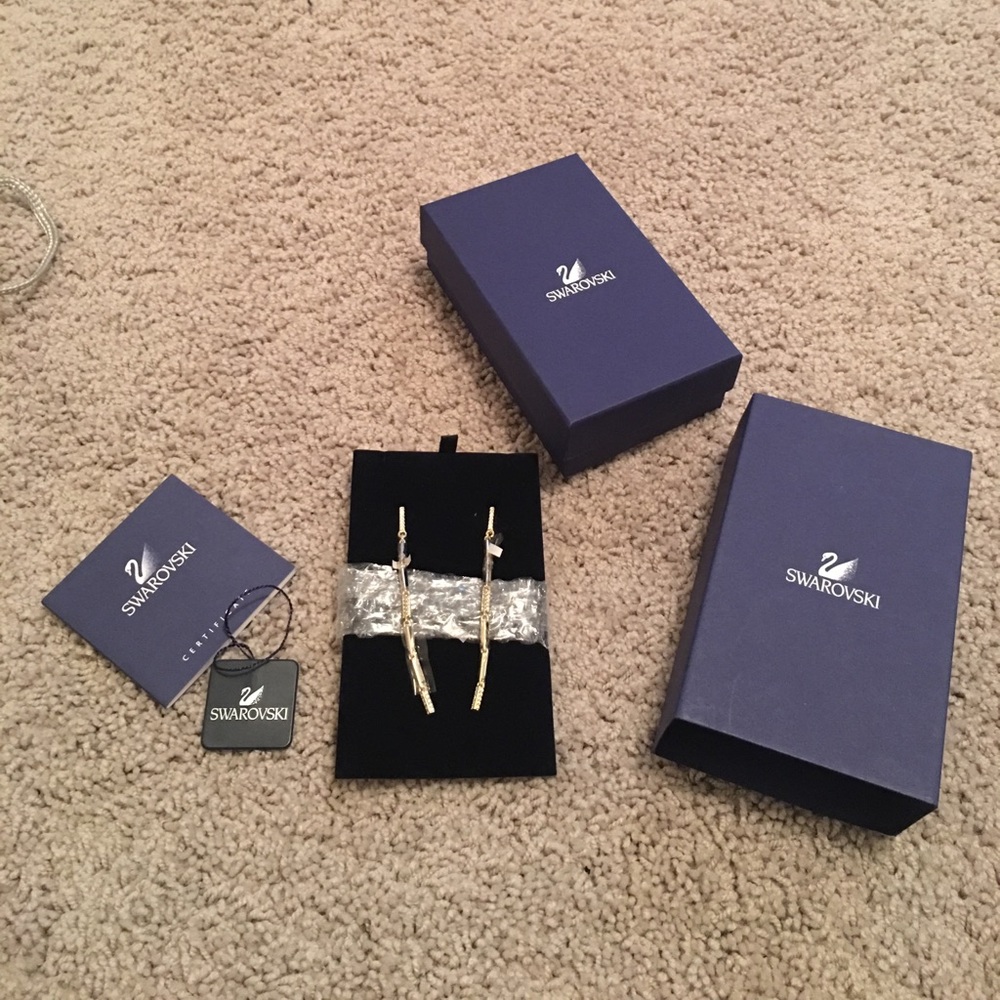 ***SALE***Swarovski gold tone crystal earrings.