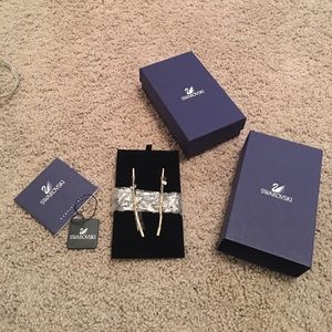 ***SALE***Swarovski gold tone crystal earrings.