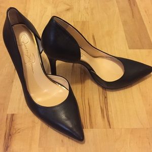Jessica Simpson Black Pumps