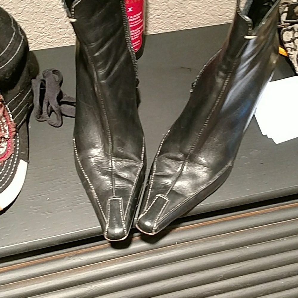 Nordstrom leather ankle boots. - Picture 3 of 8