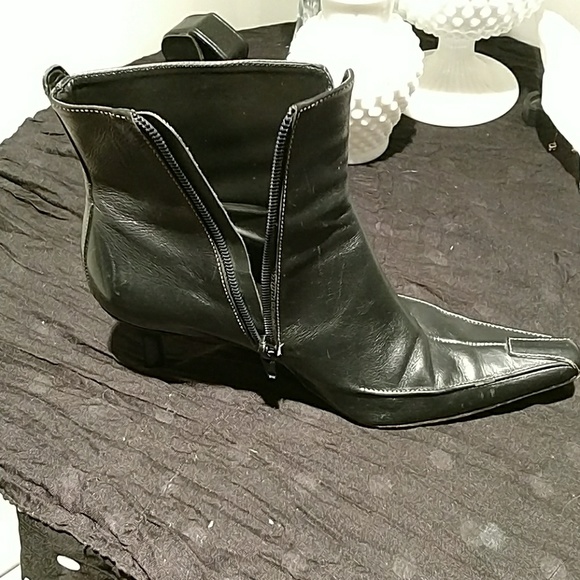 Nordstrom leather ankle boots. - Picture 7 of 8
