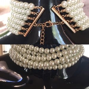 Faux pearls necklace