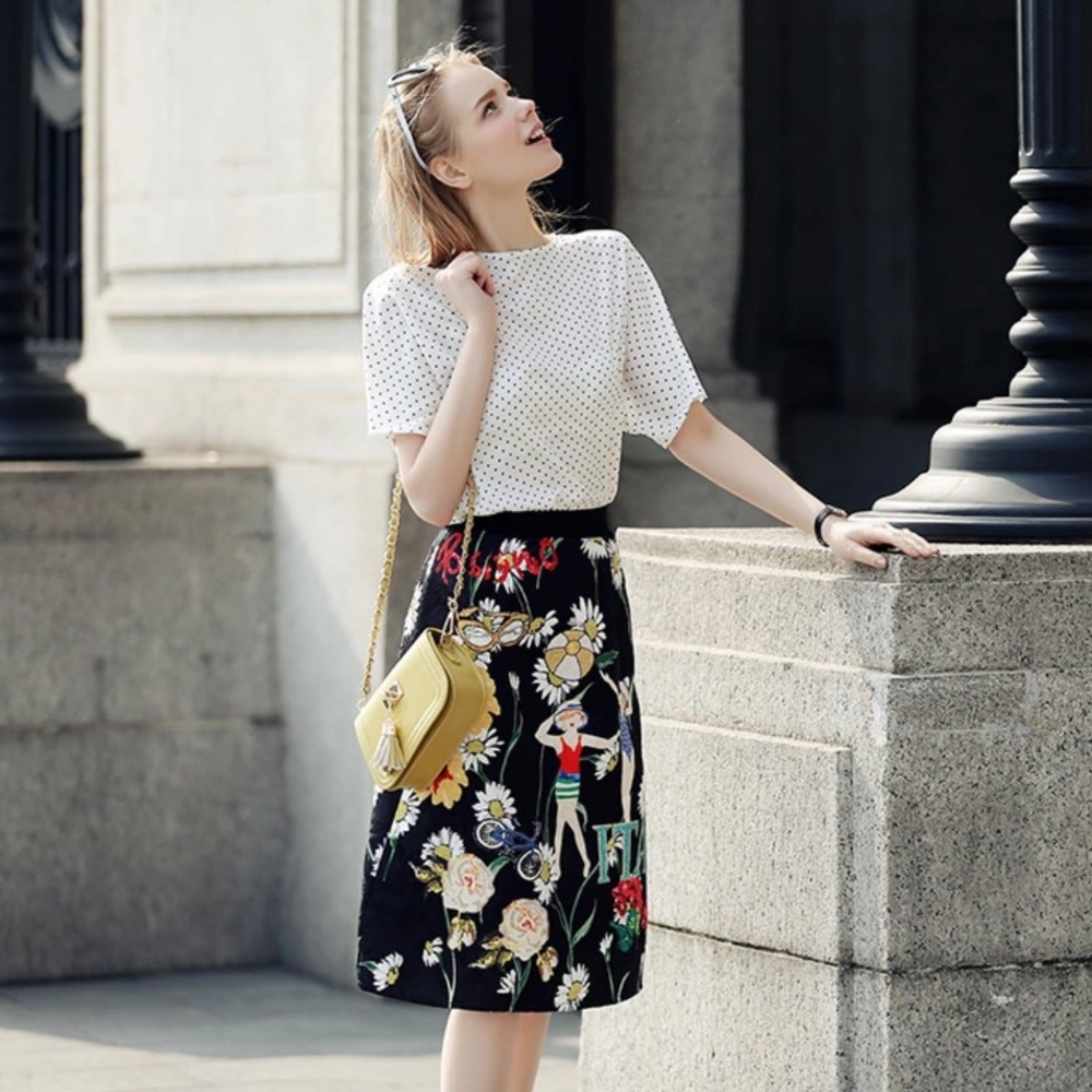 Cute Dot Crop Tops And Skirt Two Piece - Picture 2 of 5