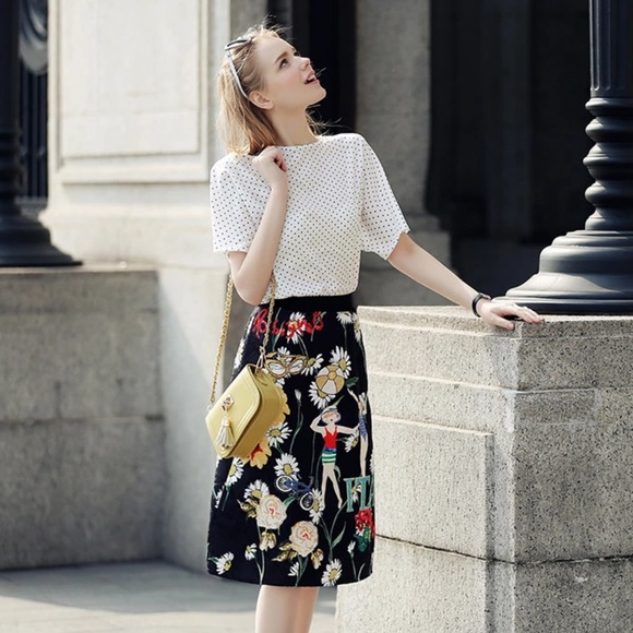 Cute Dot Crop Tops And Skirt Two Piece - Picture 2 of 5