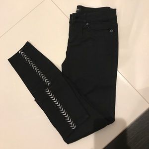 Bebe black jeans with arrow detail on back