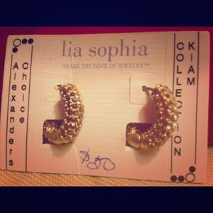 👀 Lia Sophia earrings - LOW price!