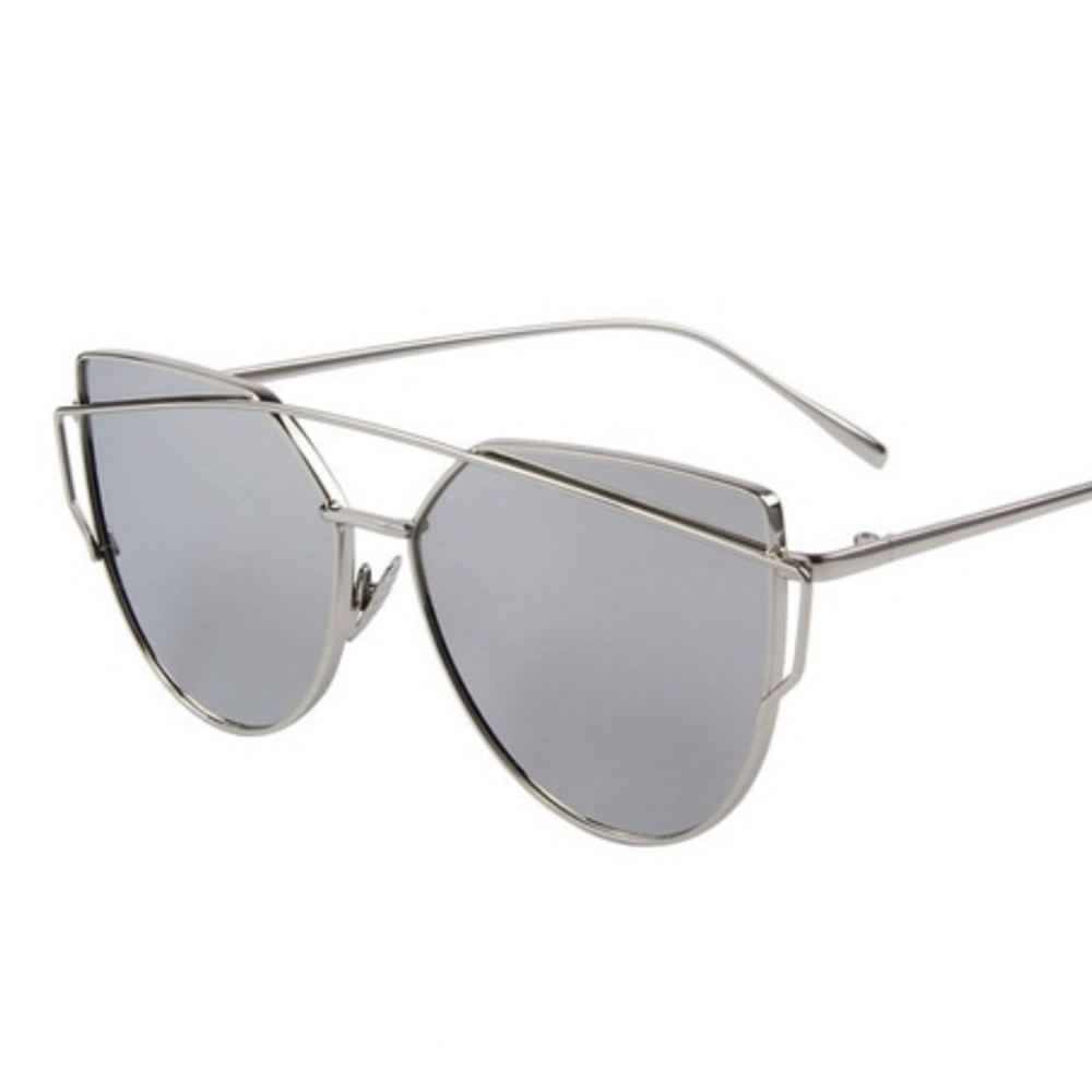 🆕 Silver Mirrored Sunglasses 😎